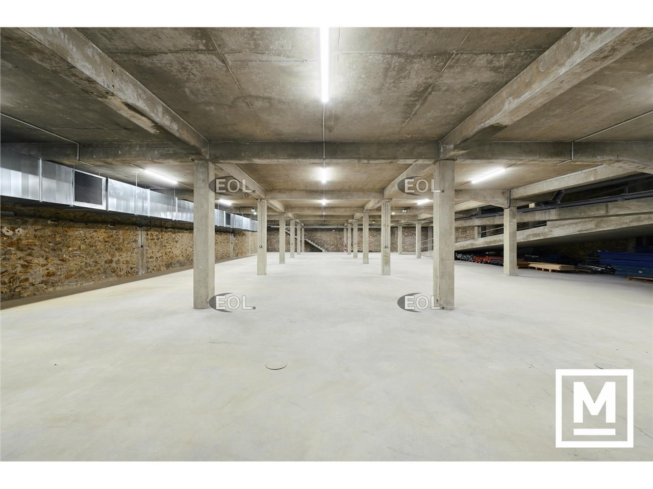 A louer - espace de stockage de 823 m²