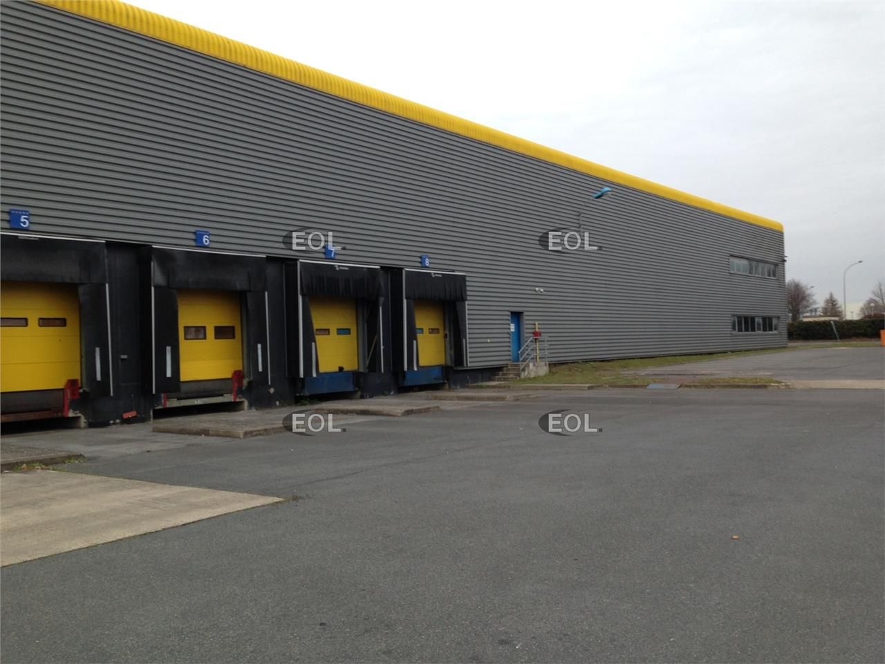 Location Entrepôt 9642 m² non divisibles