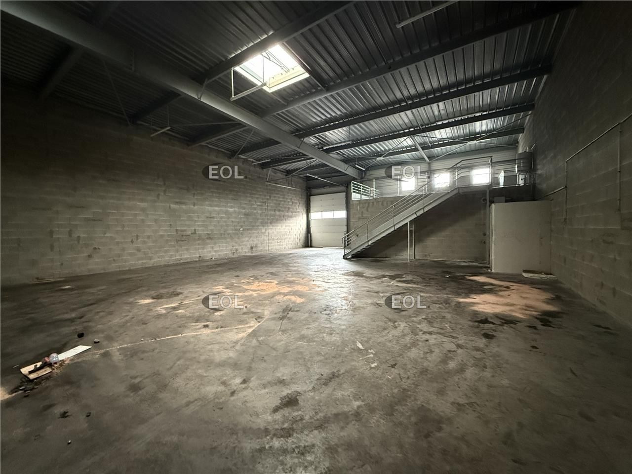 Local d'activité avec bureaux 372 m² à louer - Croissy-Beaubourg (77)