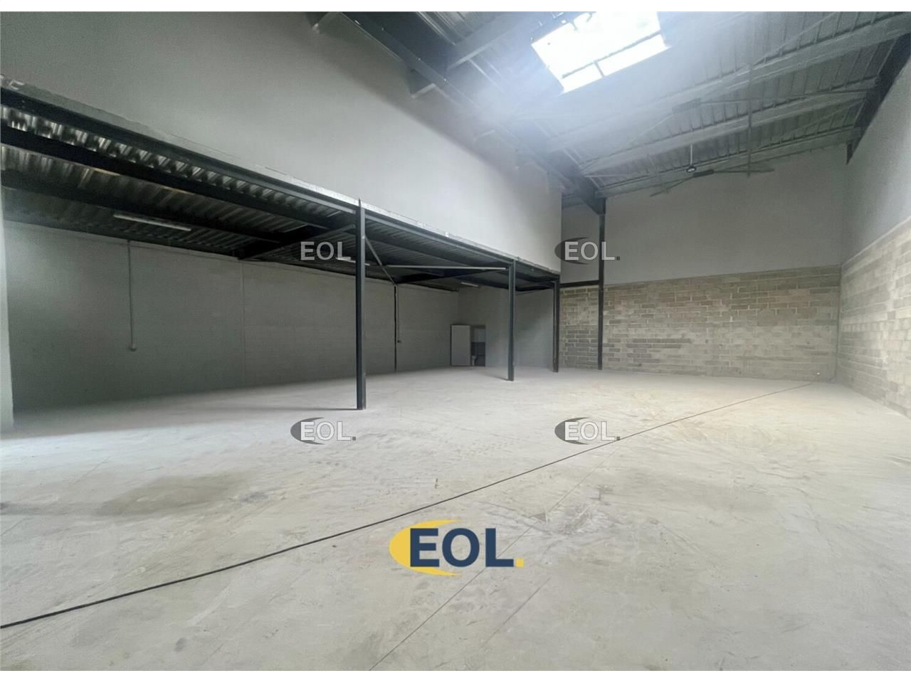 Location Entrepôt 417 m² non divisibles