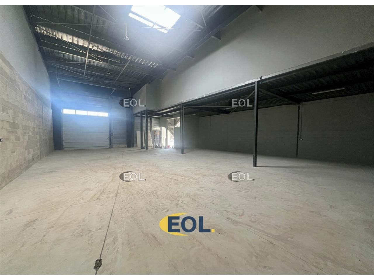 A louer - entrepôt avec bureaux de 417 m²