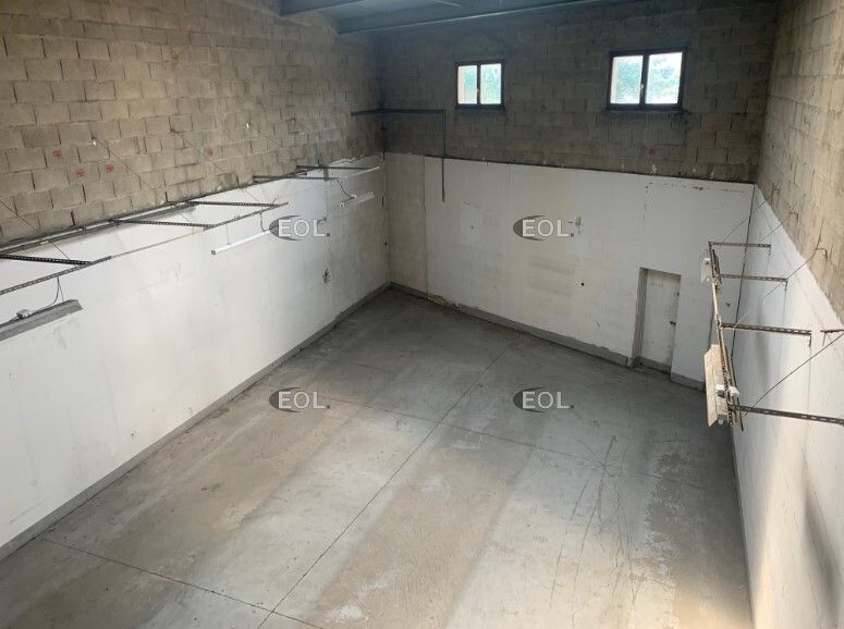 A VENDRE - Local d'activité de 321 m² à Crosne (91)