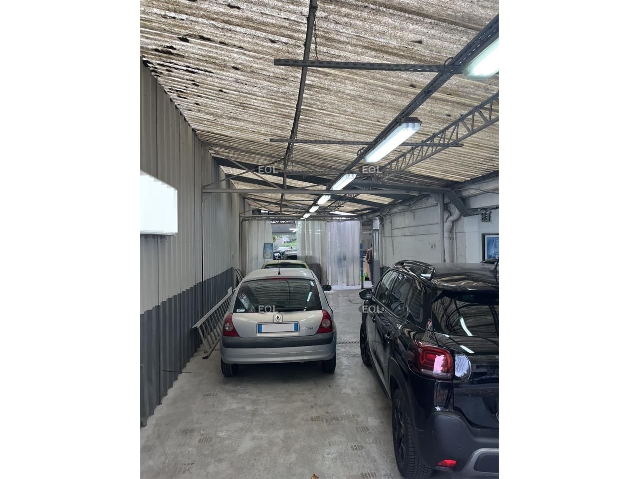 A vendre : local d'activité de 690m²