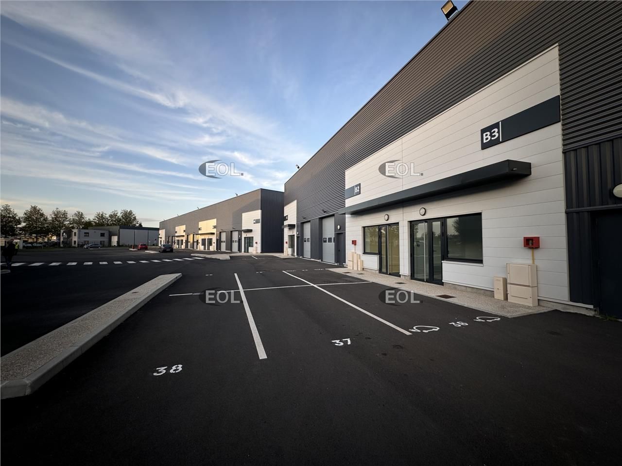 Location Local d'activités 218 m² non divisibles