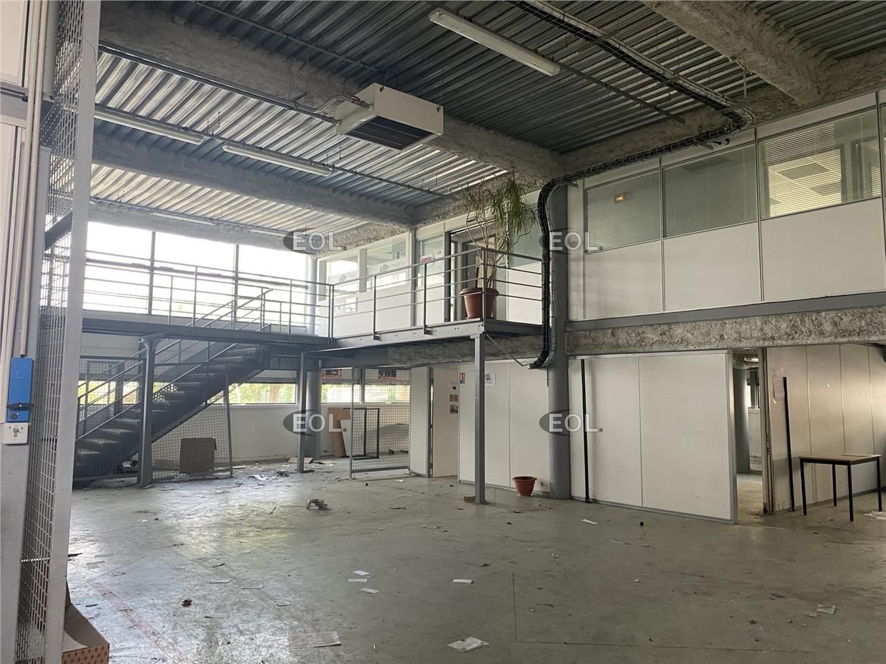 A LOUER : Local d'activité de 623 m² à NANTERRE (92)