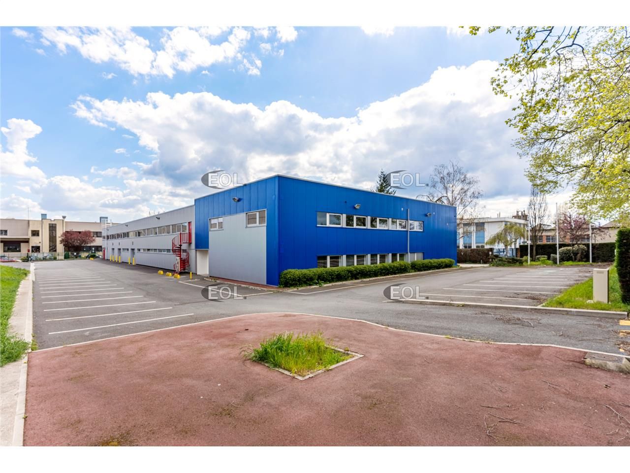 Location Local d'activités 2368 m² non divisibles