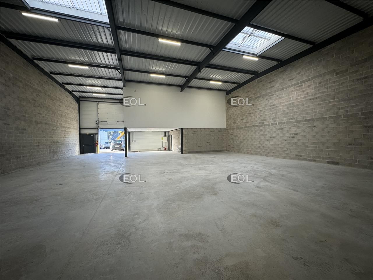 Location Local d'activités 402 m² non divisibles