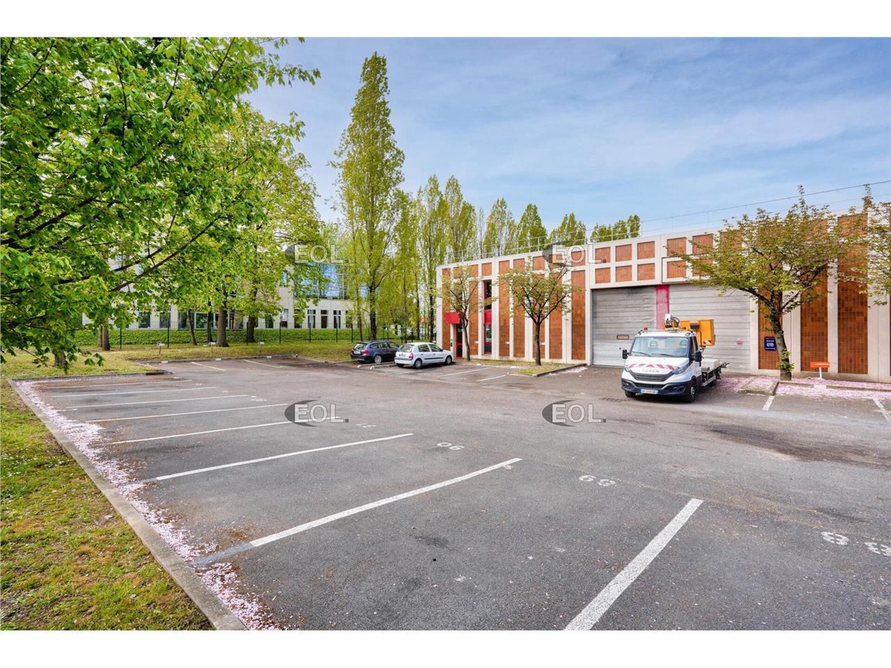 Location Local d'activités 1460 m² divisibles à partir de 366 m²