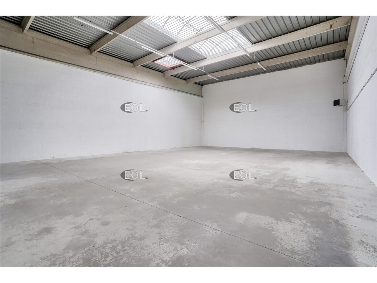 A LOUER :Local d'activité et bureaux de 680m²