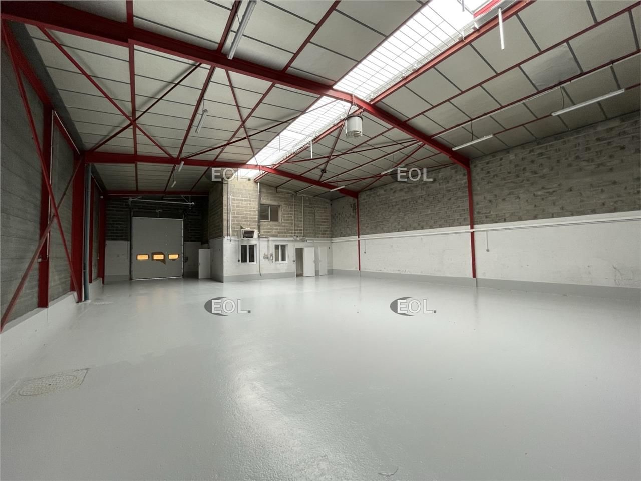 A LOUER : Local d'activités de 408 m²
