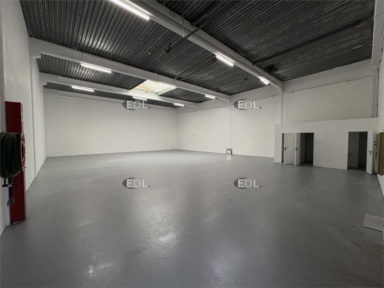 A LOUER : Local d'activités de 298 m²