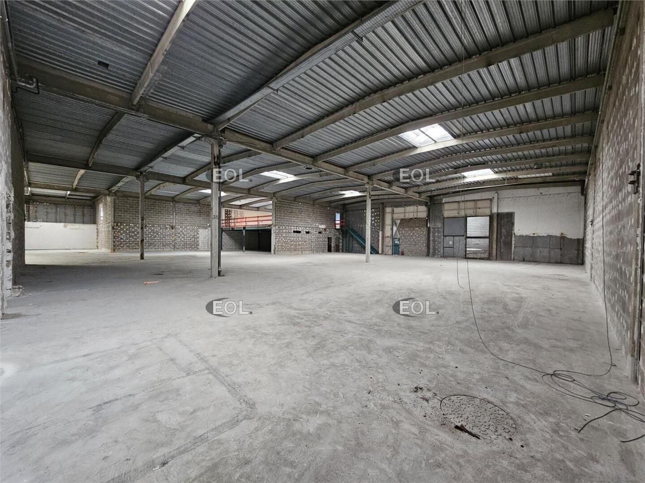 Location Local d'activités 1227 m² non divisibles