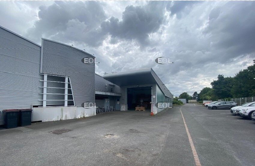EXCLUSIVITE EOL - Bâtiment d'activité avec bureaux de 1 942 m² à vendre - Verneuil-l'Etang (77)