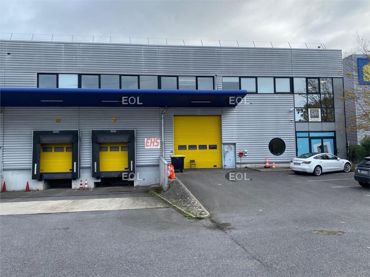 Location Local d'activités 1835 m² non divisibles