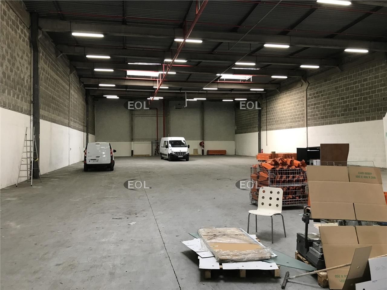 Location Entrepôt 1386 m² non divisibles