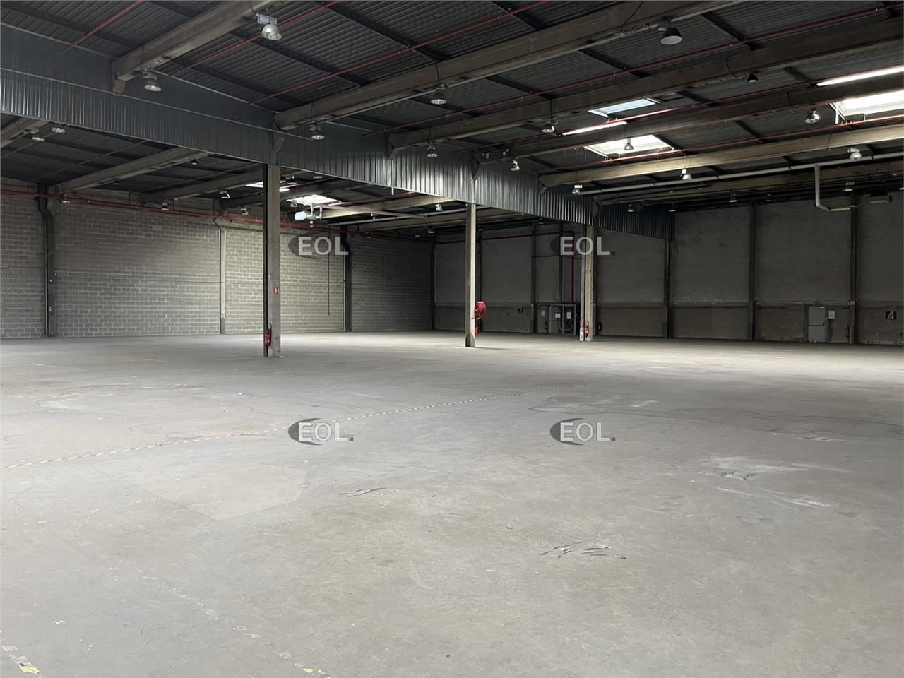 Location Entrepôt 5402 m² non divisibles