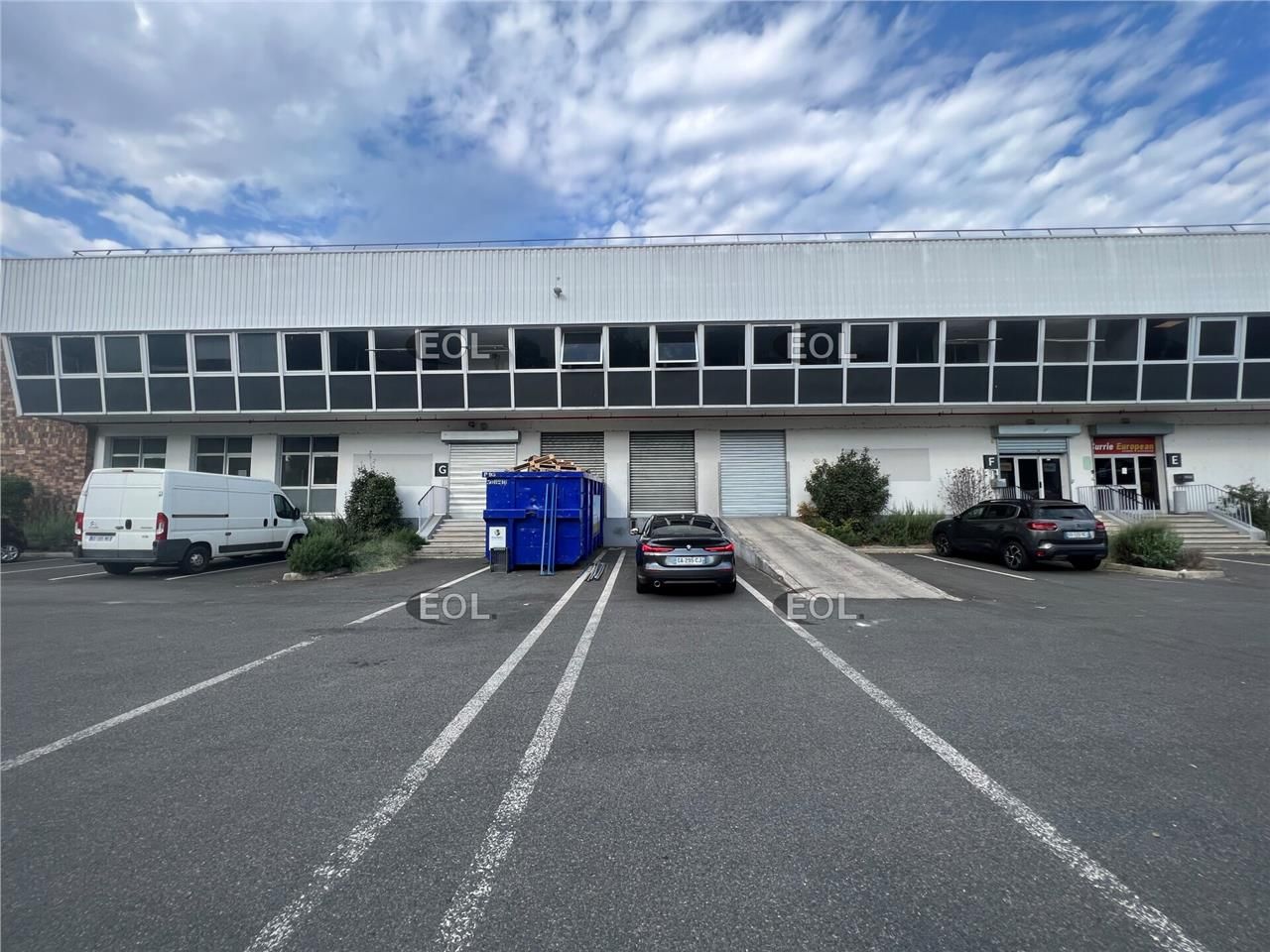 Location Entrepôt 1352 m² non divisibles