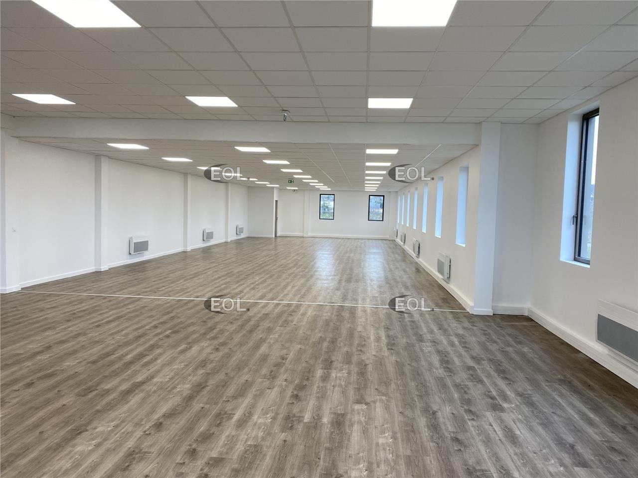 A LOUER - Locaux d'activités de 808 m² Buchelay