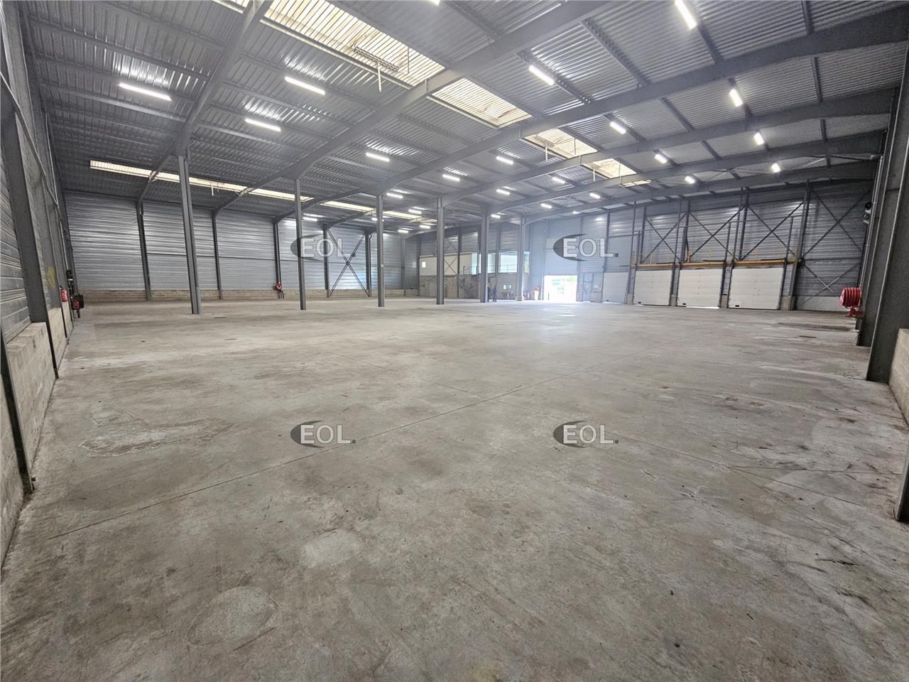 Location d'un Bâtiment indépendant avec quais à Vitry-sur-Seine (94)