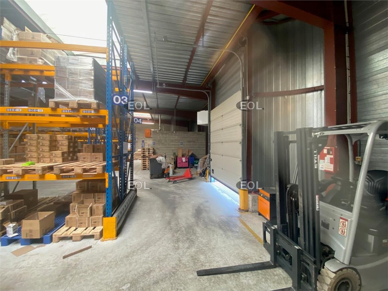 A louer bâtiment indépendant à SAINT PIERRE DU PERRAY (91)