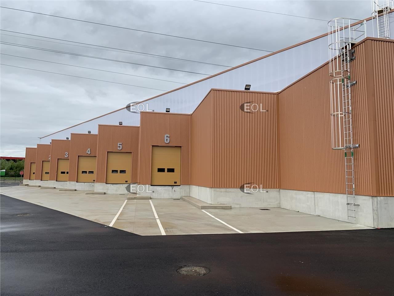 A louer messagerie 2 000 m² au COUDRAY MONTCEAUX (91)