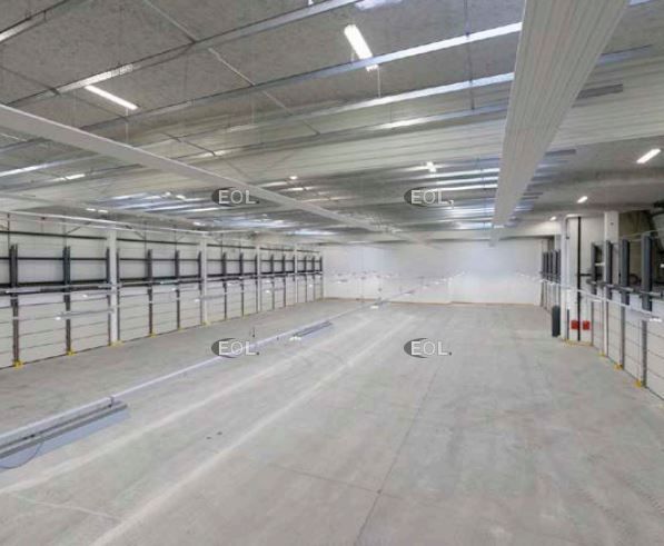 A louer - messagerie de 1 718 m²