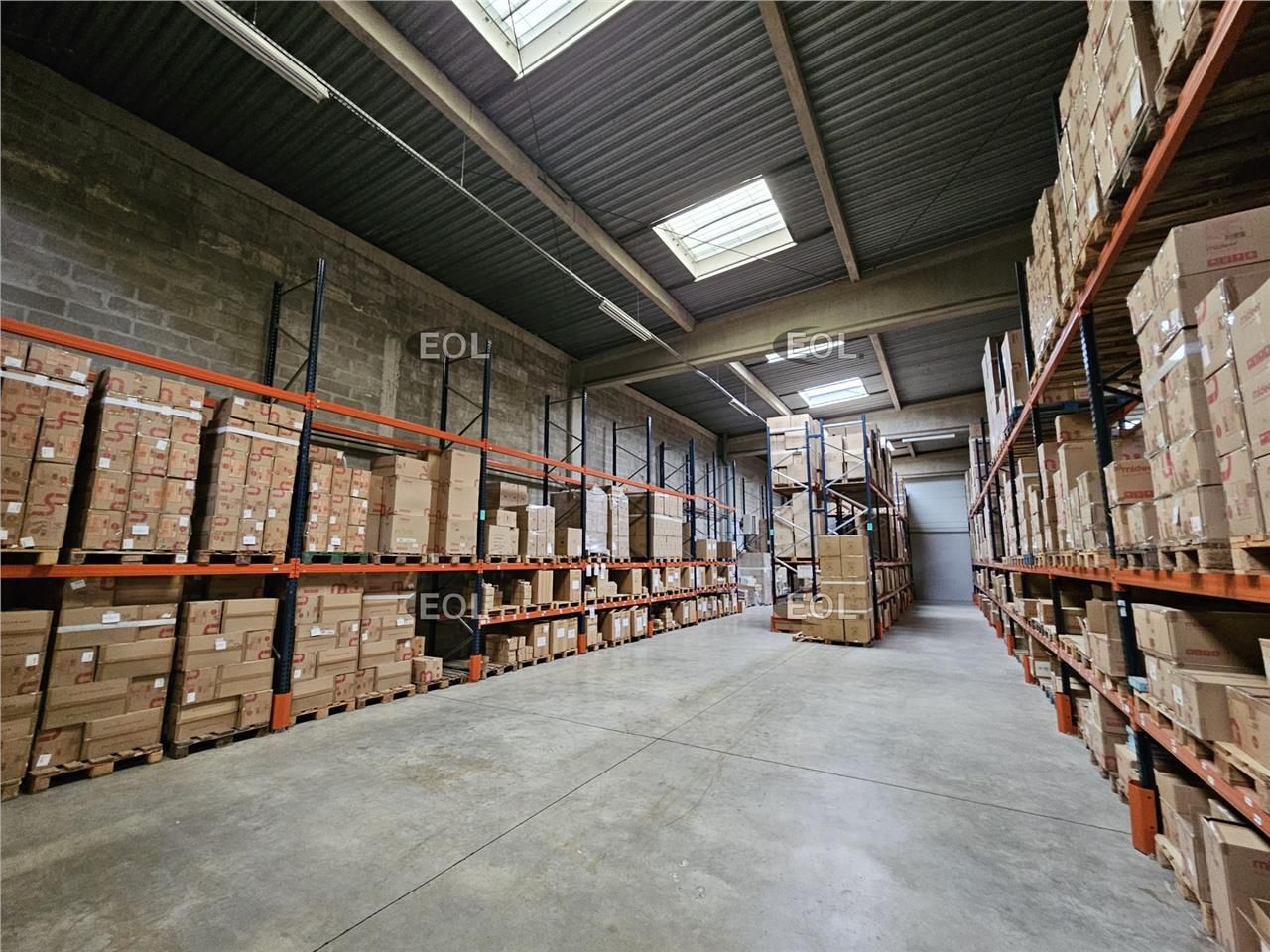 Location Entrepôt/Bureaux avec quais à L'Hay-les-Roses (94)