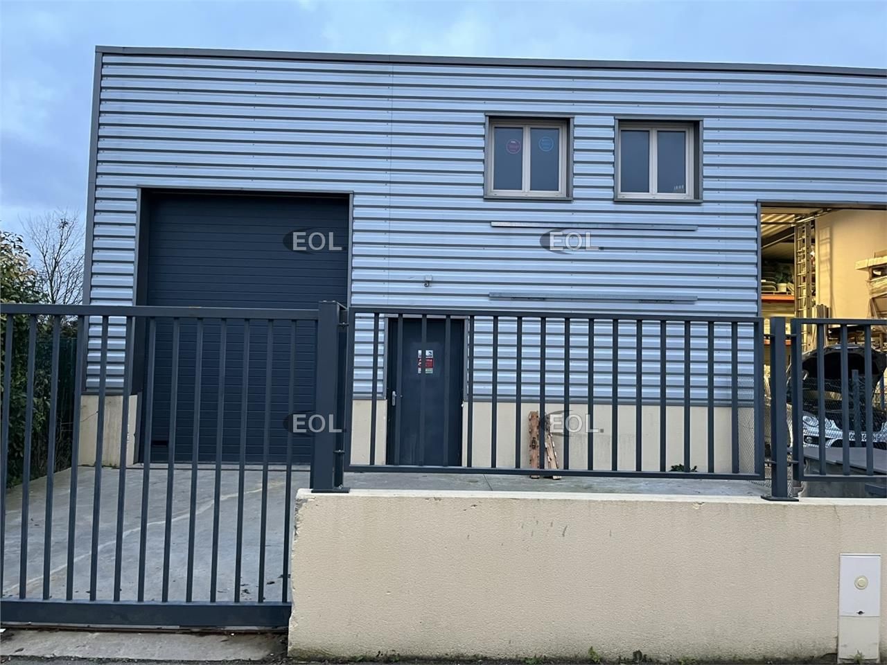 Location Local d'activités 136 m² non divisibles