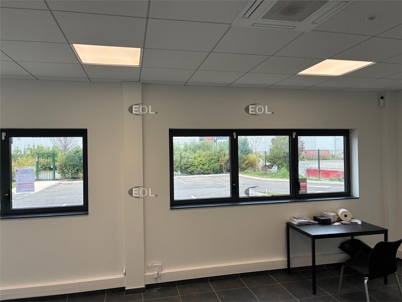 A louer entrepôt neuf de 1 000 m² à quai à Lieusaint (77)