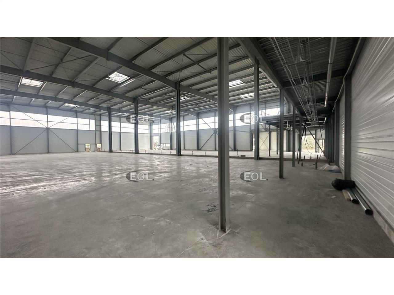 A LOUER - Locaux d'activité avec bureaux divisibles à partir de 1 104 m² à Torcy (77)