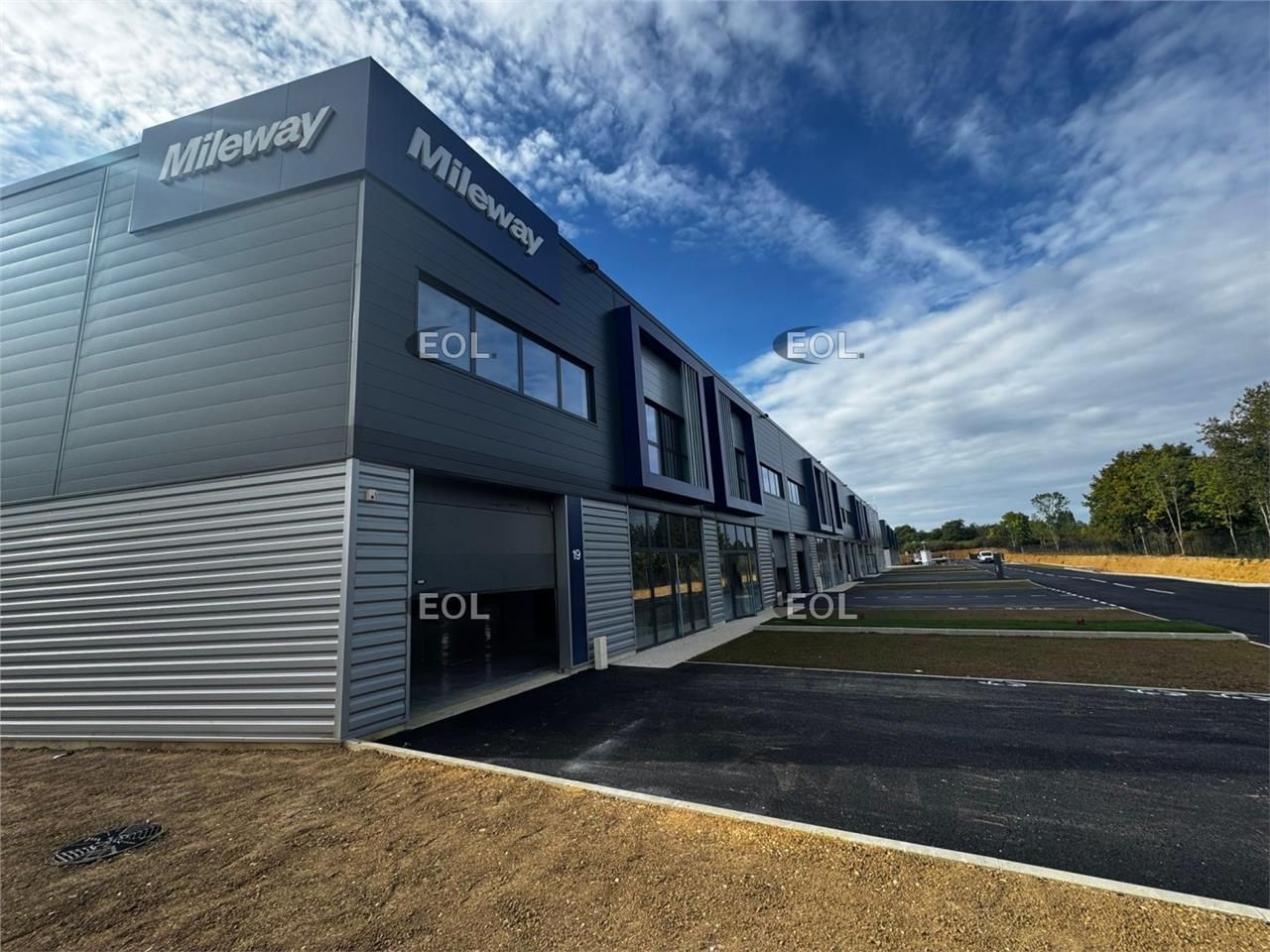 Location Local d'activités 3428 m² divisibles à partir de 306 m²