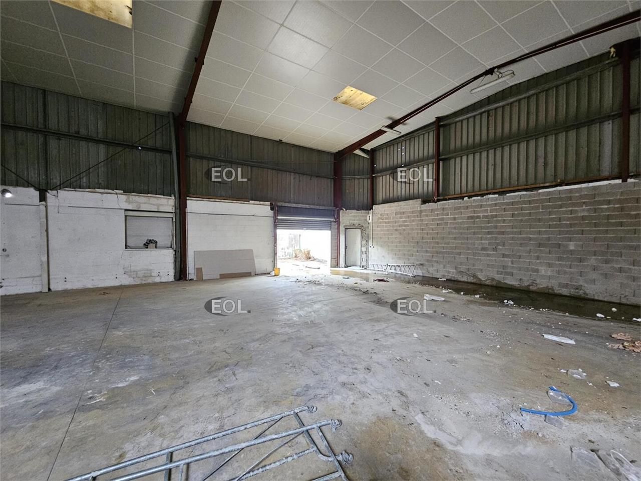 A LOUER - Bâtiment indépendant à Crosne (91)