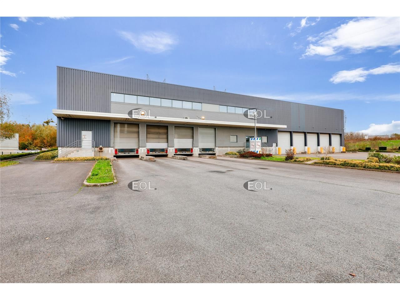 Location Entrepôt 3668 m² non divisibles
