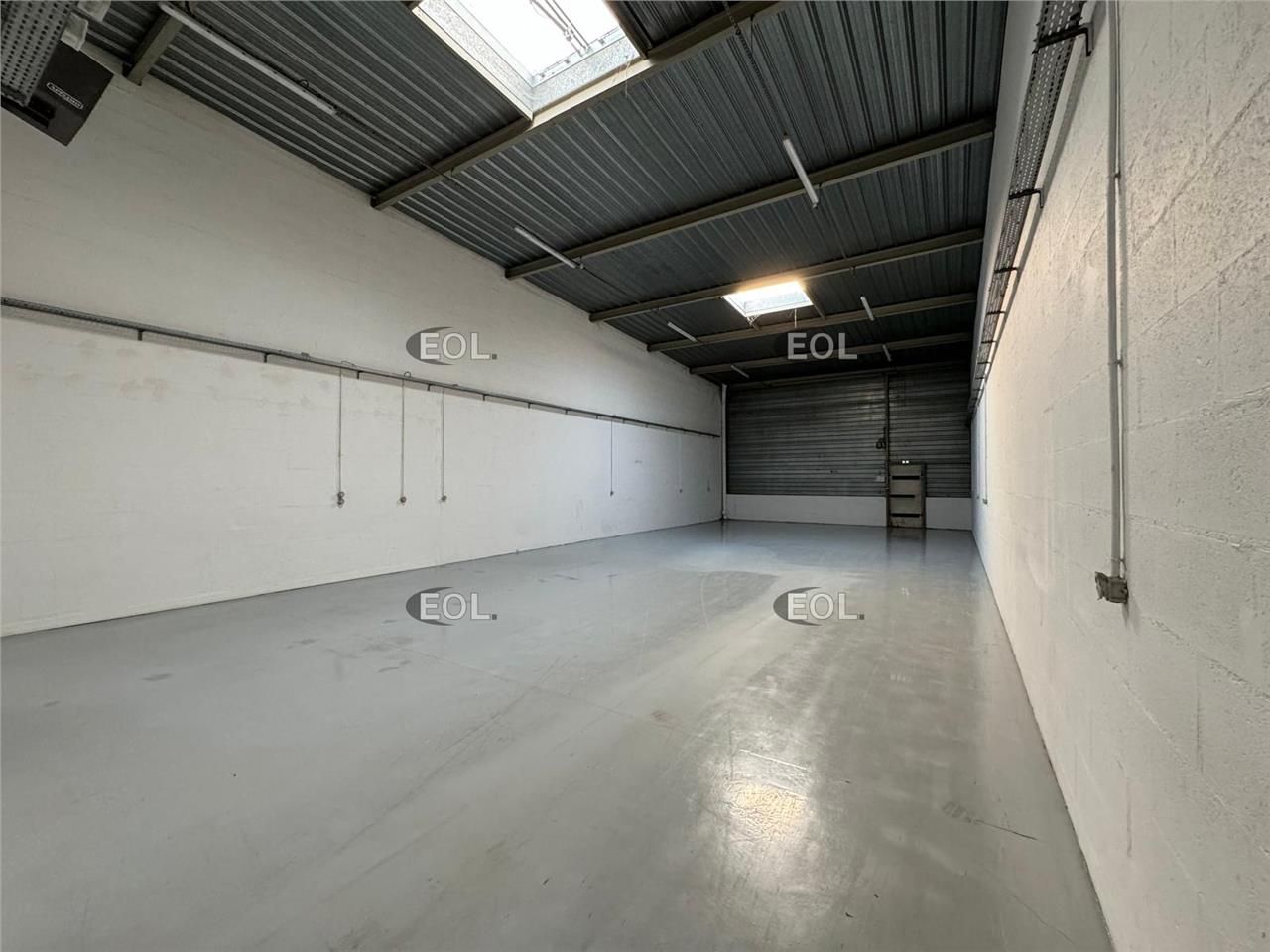 Local d'activité de 279 m² disponible à la location à Chilly-Mazarin(91)