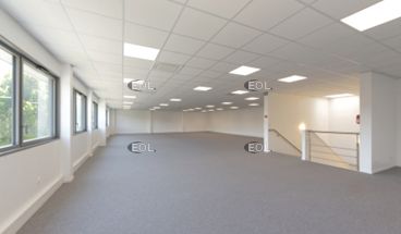 A louer - local d'activité/stockage de 2 194 m²