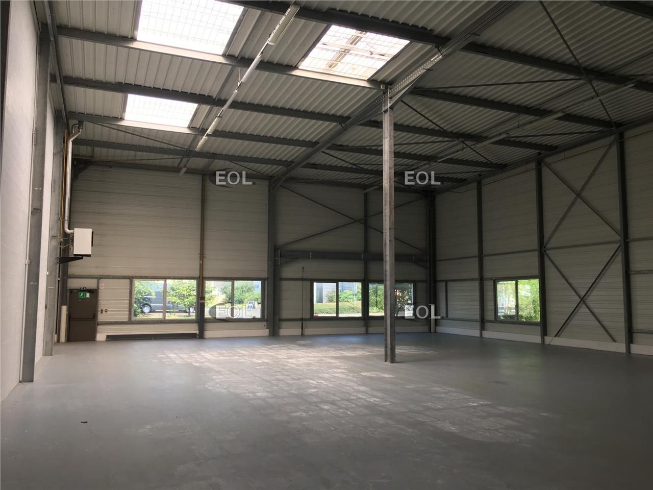 A louer - local d'activité/stockage de 3 061 m²
