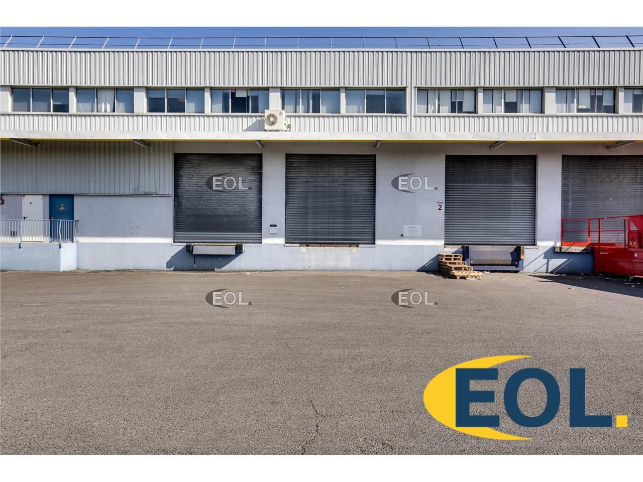 Location Entrepôt 1340 m² non divisibles
