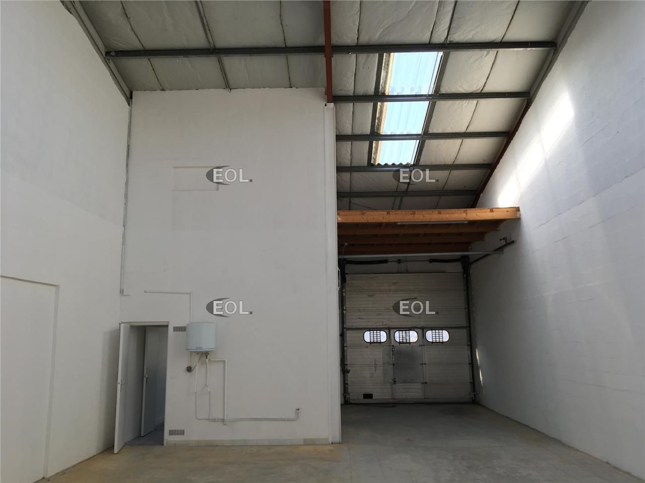 A louer 140 m² local d'activités à Lisses (91)