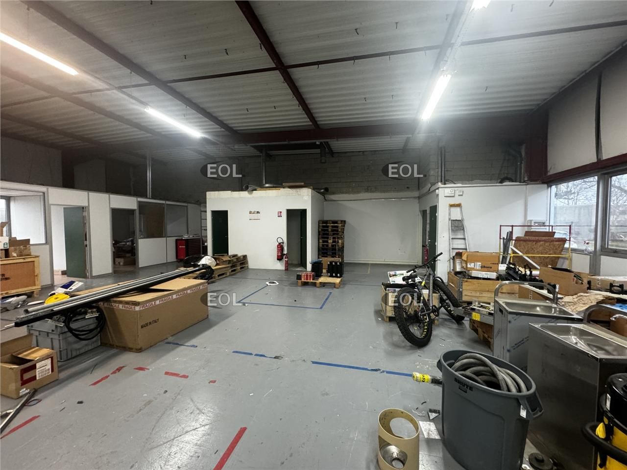 Location Local d'activités 320 m² non divisibles