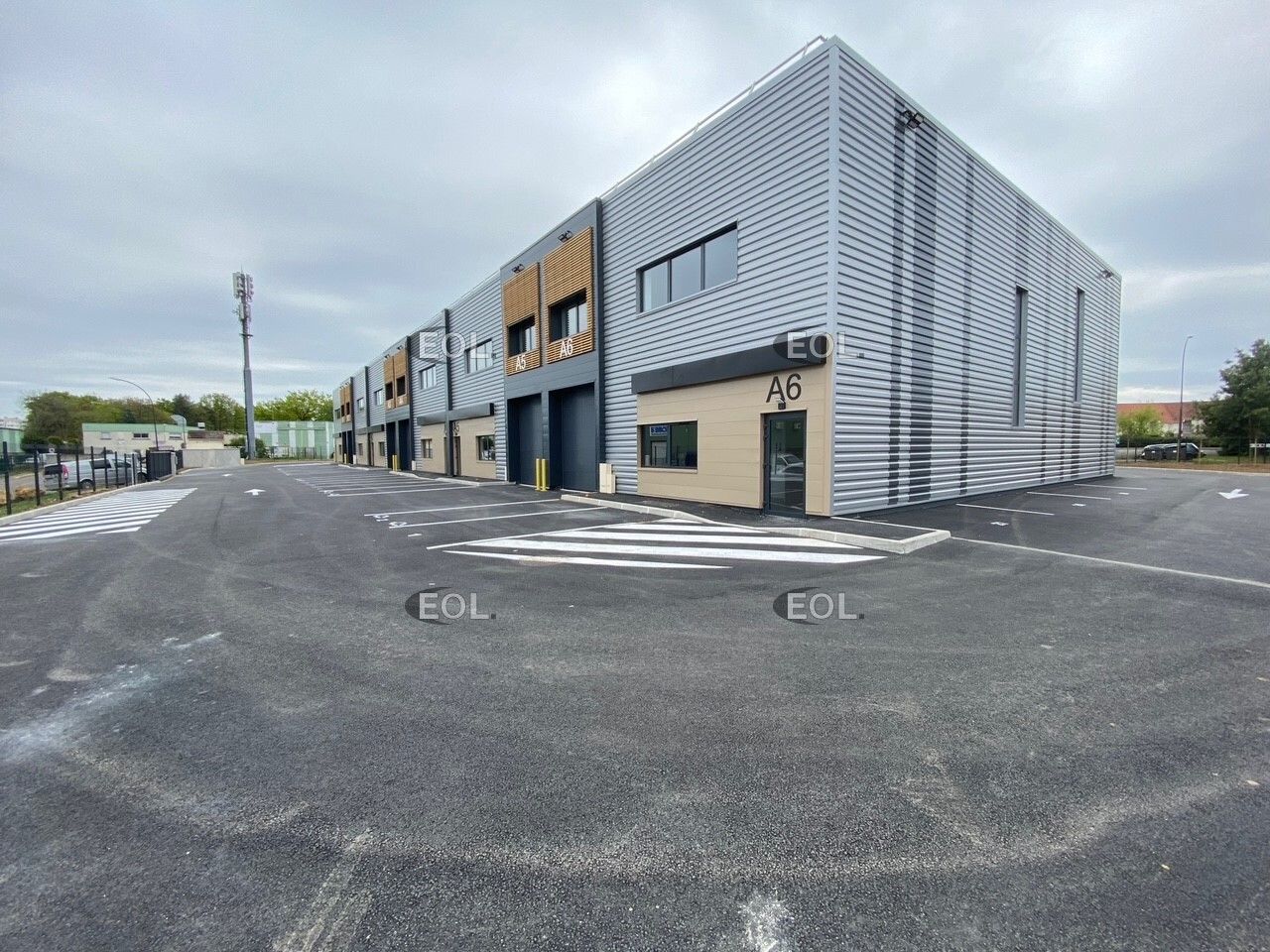 Location Local d'activités 292 m² non divisibles
