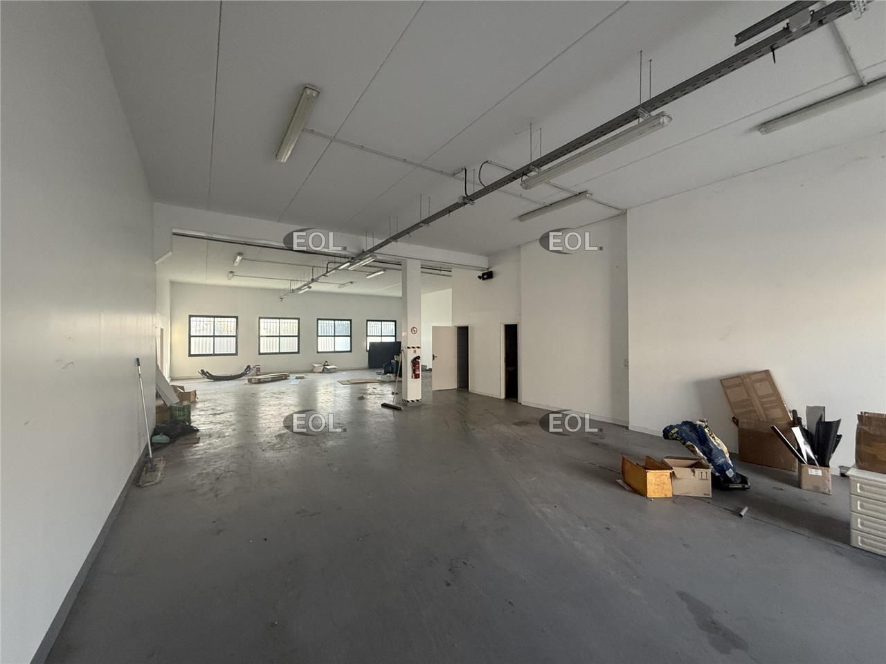 Local d'activité avec bureaux de 1 111 m² à vendre - Croissy-Beaubourg (77)