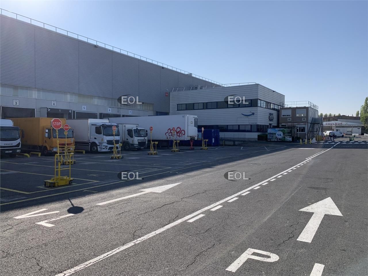 Location Entrepôt 9456 m² non divisibles