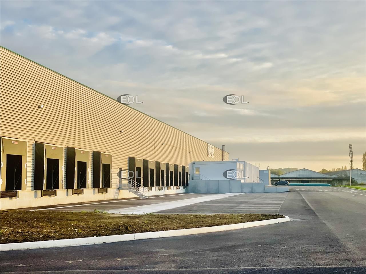 A vendre ou à louer messagerie de 14 500 m² à Rémy (60)