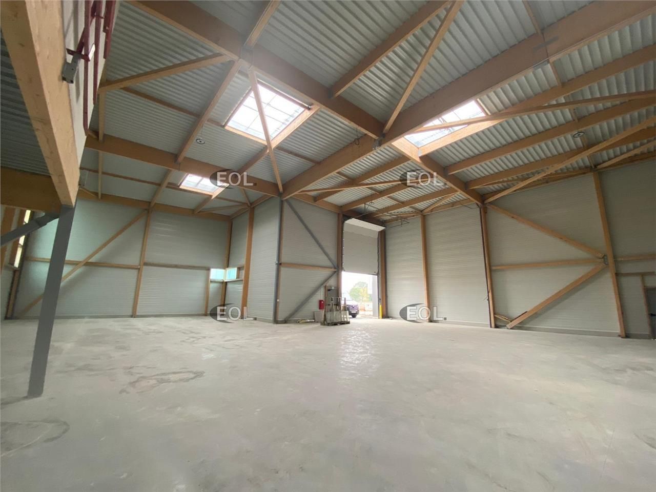 Bâtiment d'activité avec bureaux de 948 m² à louer à Courtry (77)