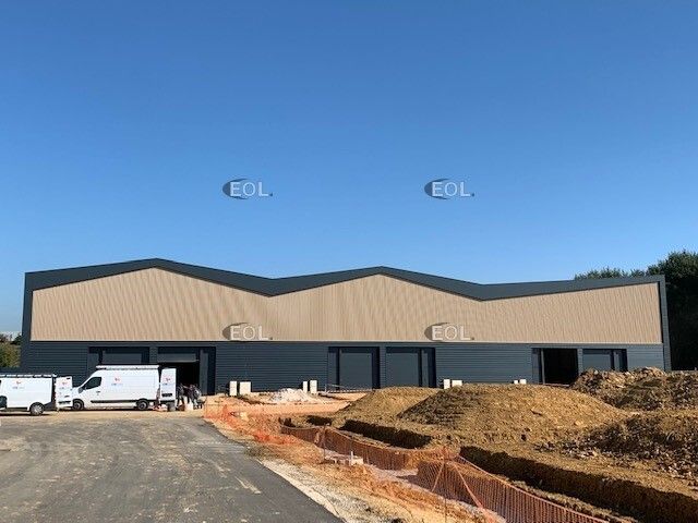 Vente Local d'activités 2222 m² divisibles à partir de 418 m²