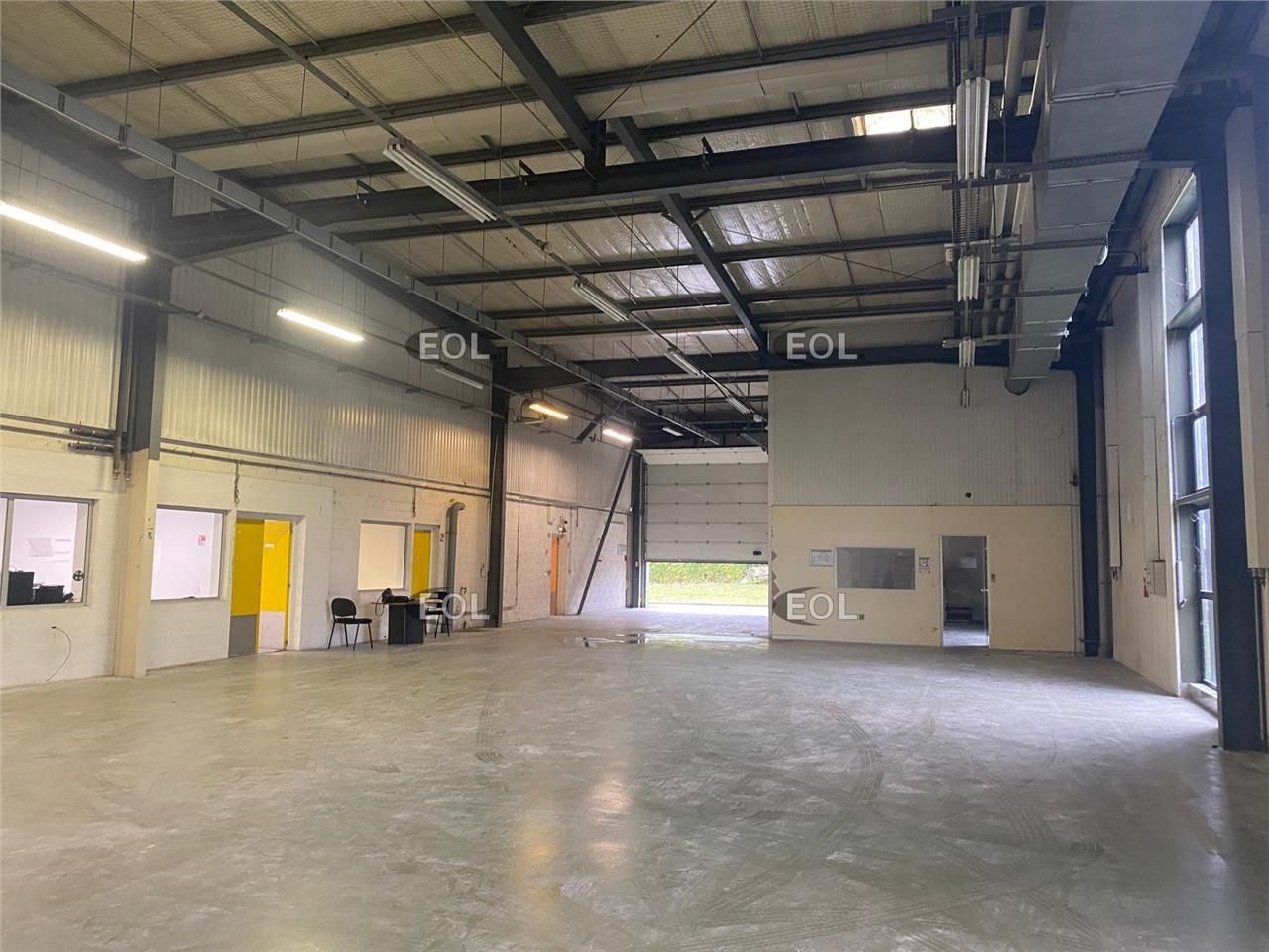 Brie-Comte-Robert (77) - A louer - Bâtiment d'activité avec bureaux de 800 m²