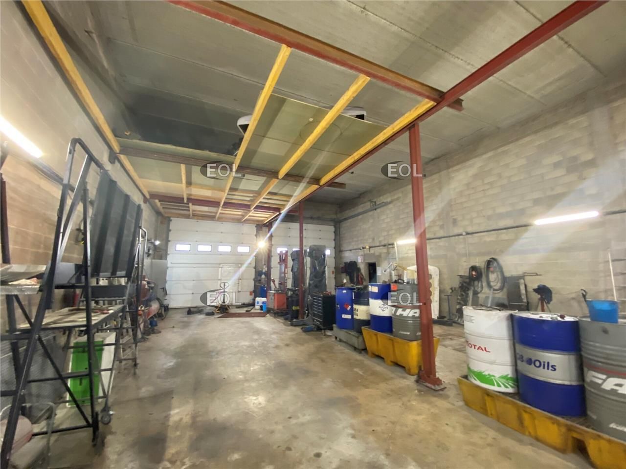 A VENDRE - Entrepôt avec bureaux de 560 m² à Santeny (94)