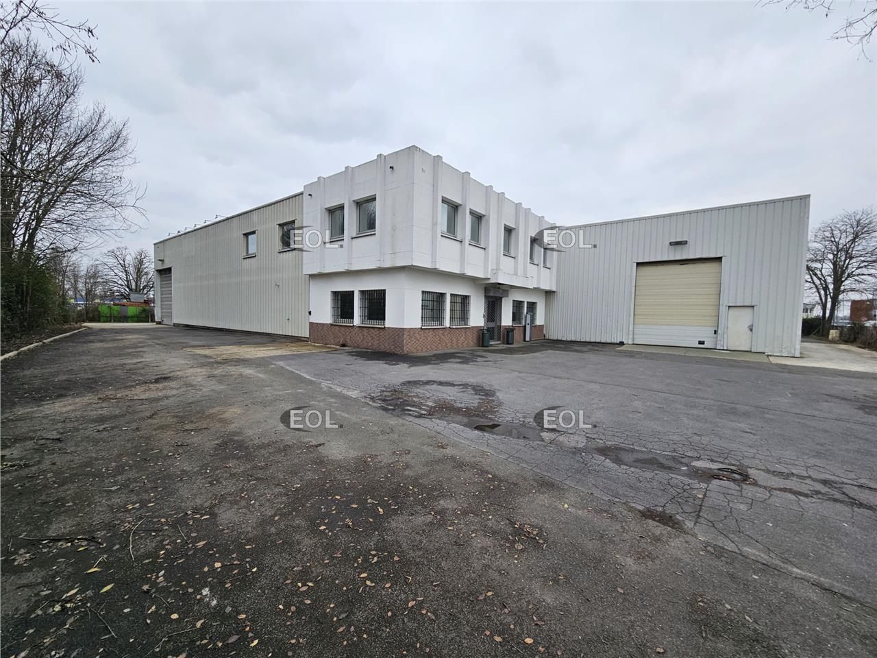 Location Local d'activités 1280 m² non divisibles