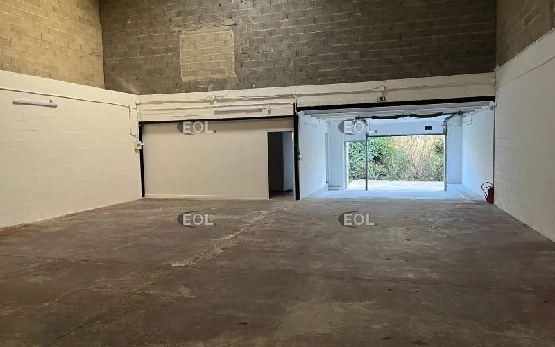 A LOUER : Local d'activités de 209 m²