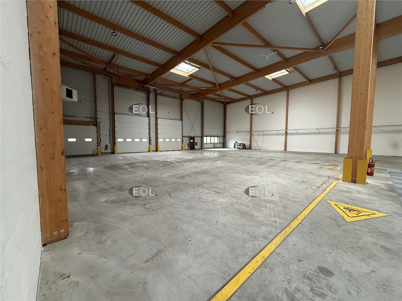 A LOUER - Cellules d'activité avec bureaux divisibles à partir de 1 636 m²